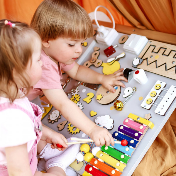 Дитячий бізіборд 50×60 см жовтий з ксилофоном, лабіринтом і замками – Montessori дошка для хлопчика чи дівчинки